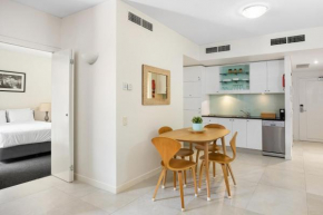 Seaside Escape Apt 136, Laguna on Hastings